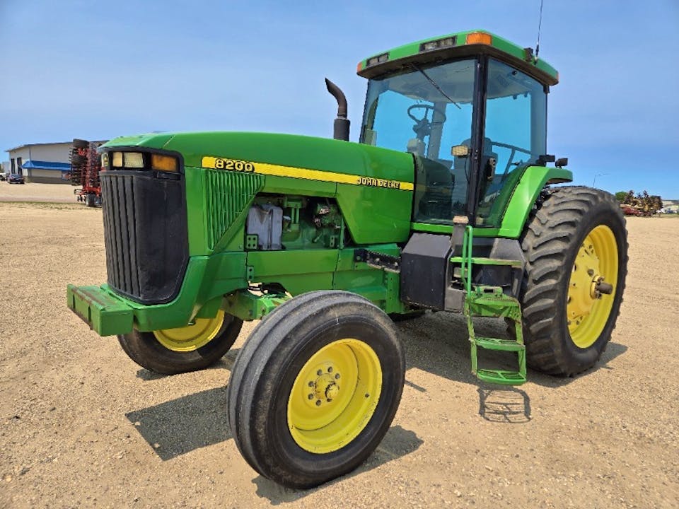 John Deere 8200