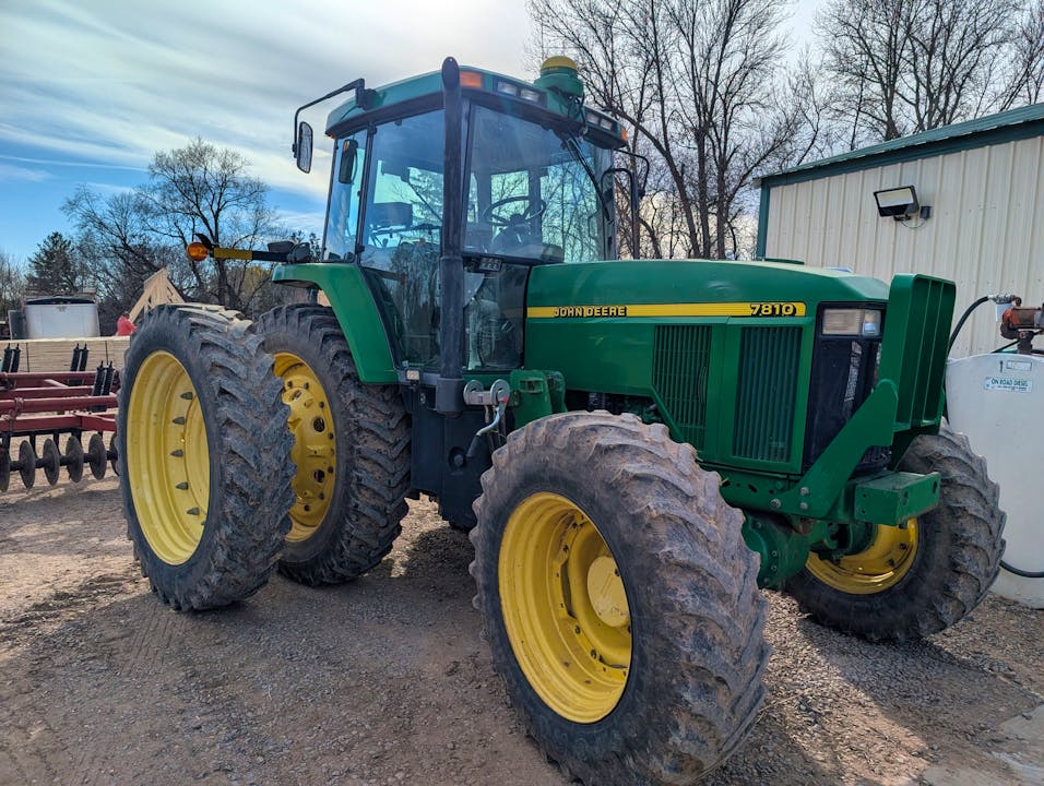 John Deere 7810