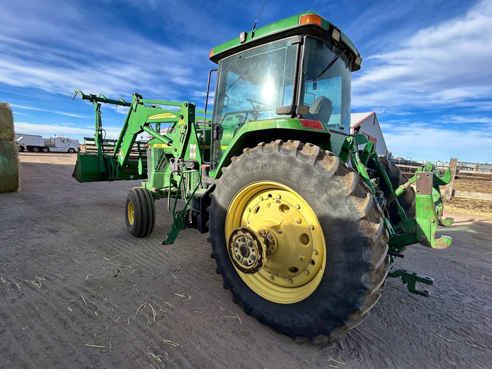 John Deere 8100