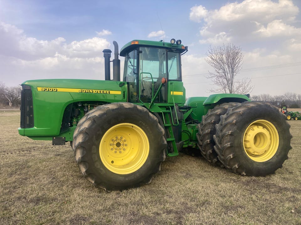 John Deere 9300