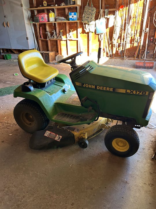 John Deere LX178