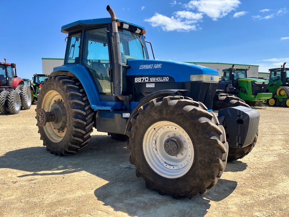 New Holland 8870