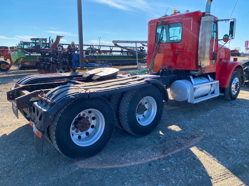 FREIGHTLI FLD120 SEMI