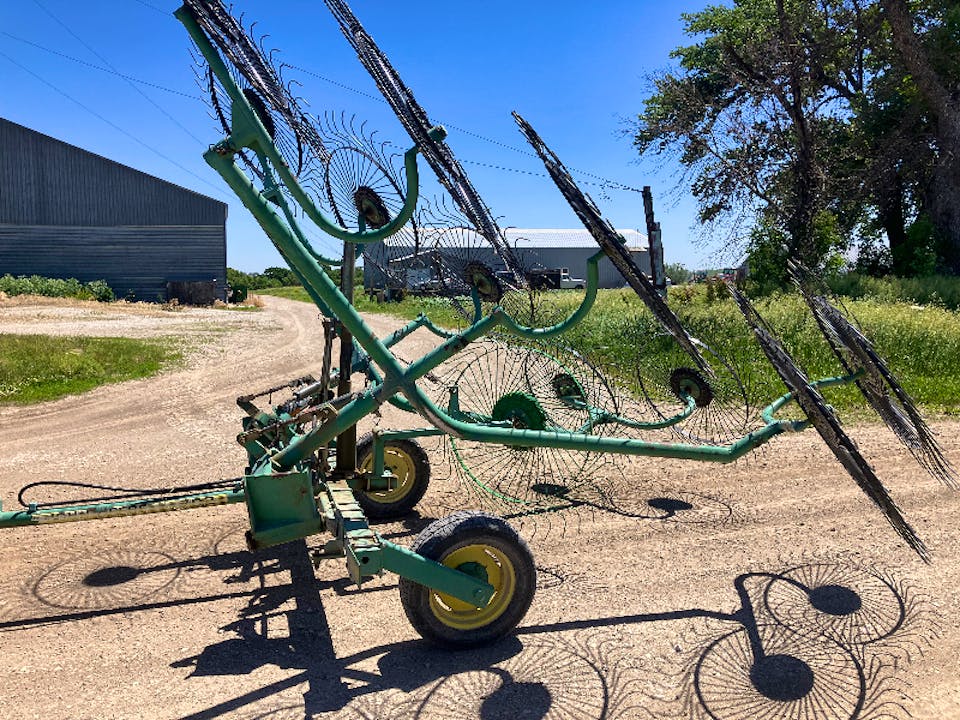John Deere 702