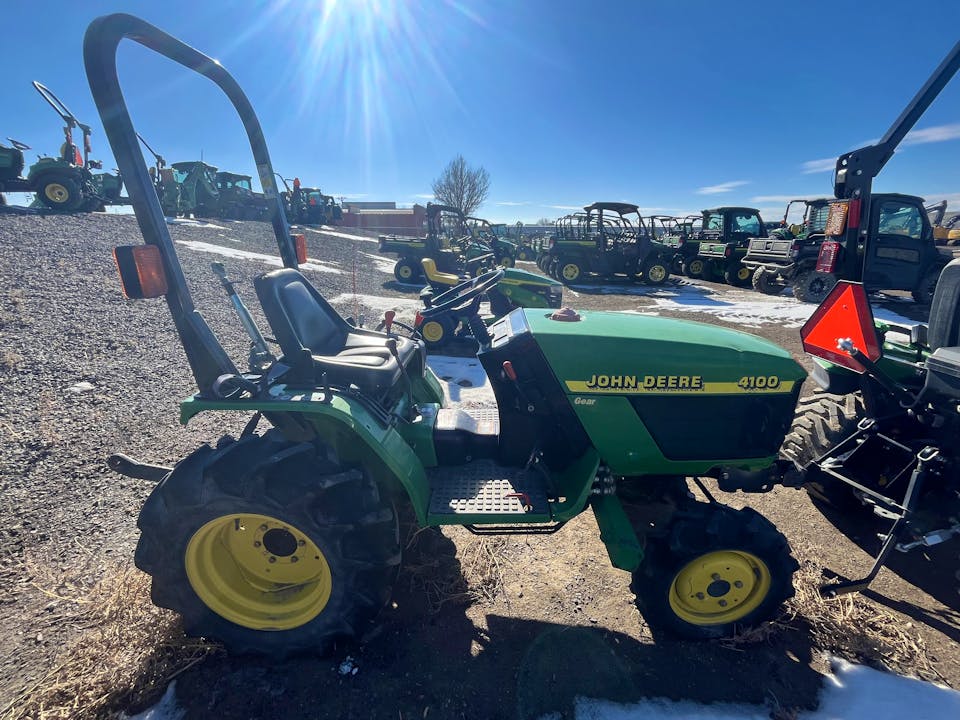 John Deere 4100