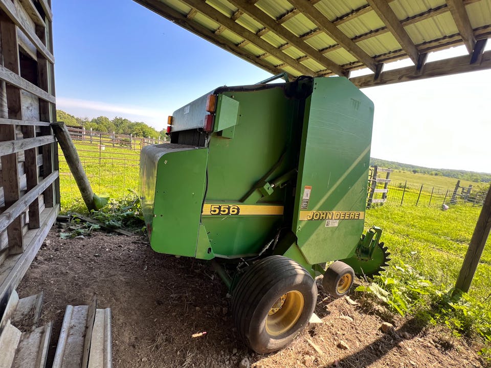John Deere 556