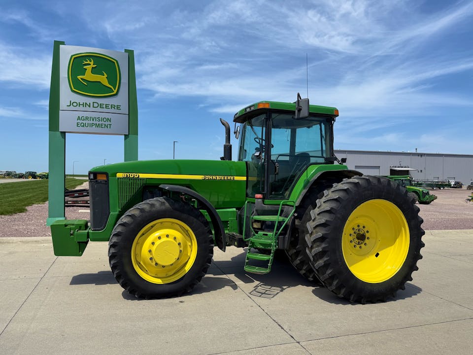 John Deere 8100