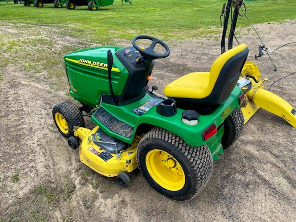 John Deere GT235