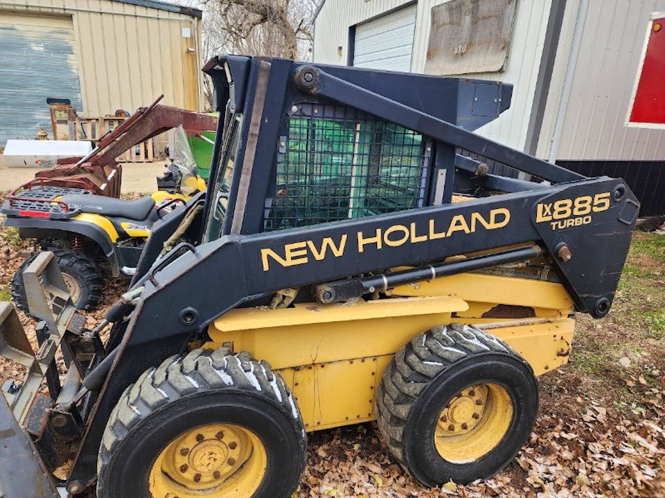 NEW HOLLAND LX885