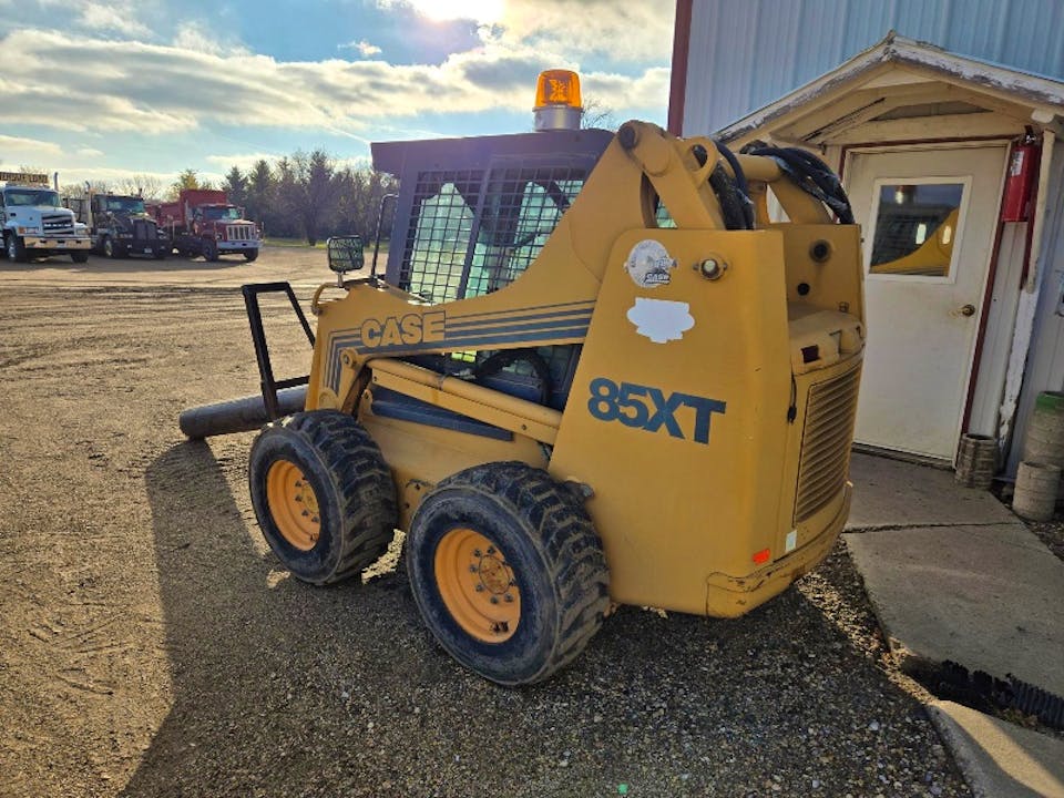 Case 85XT