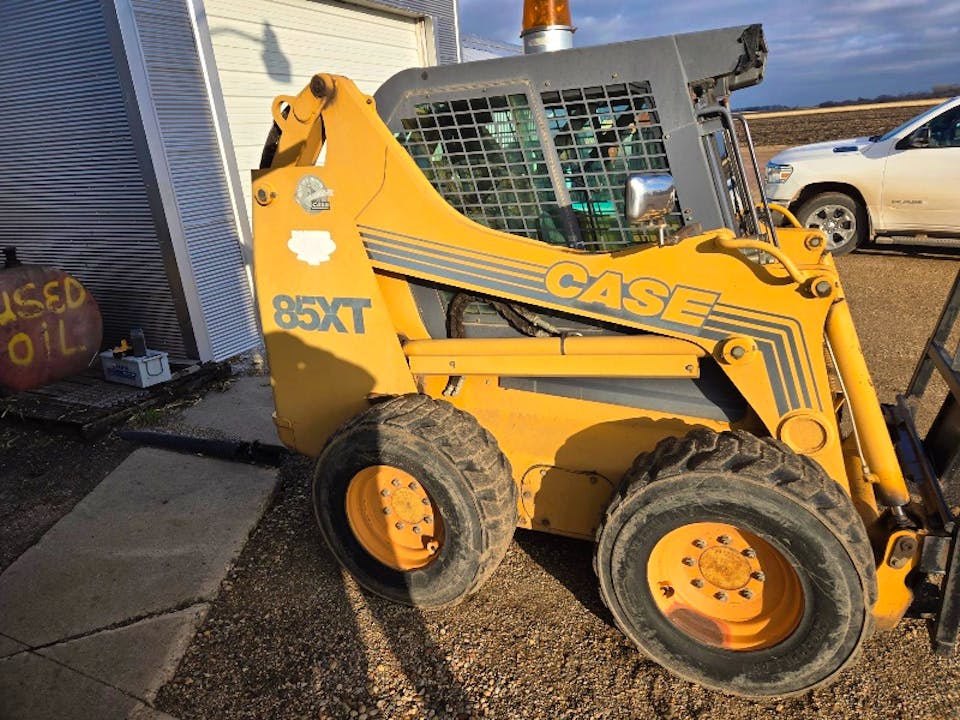 Case 85XT