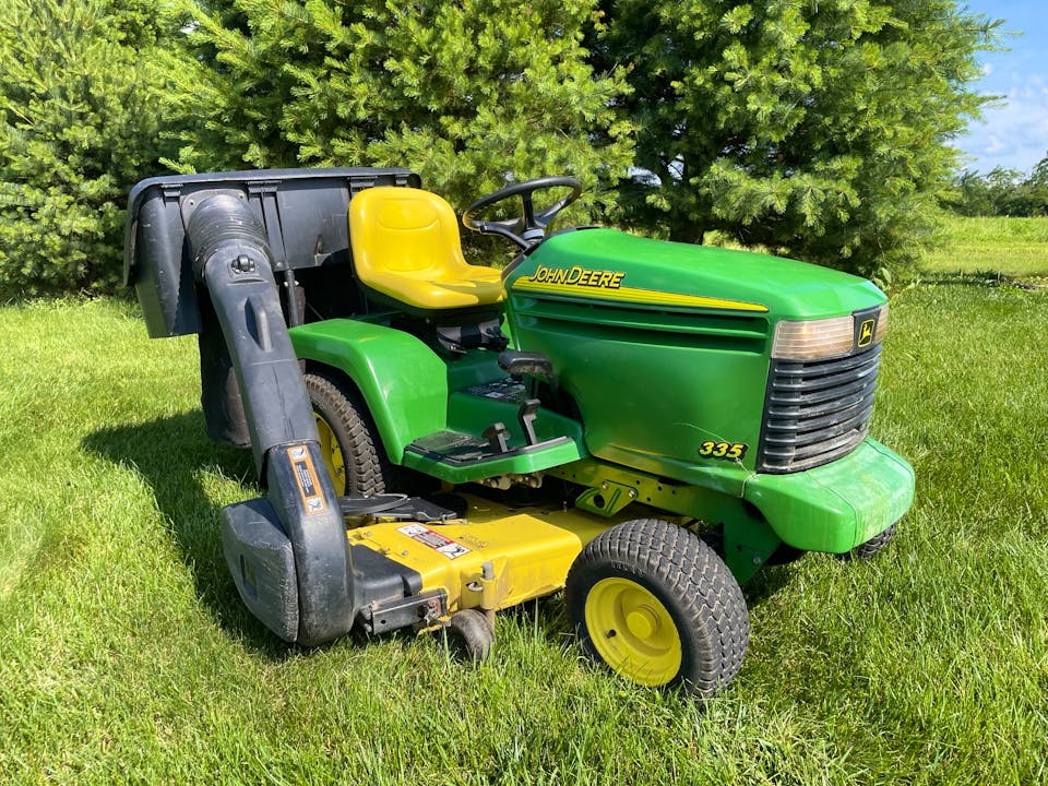 John Deere 335