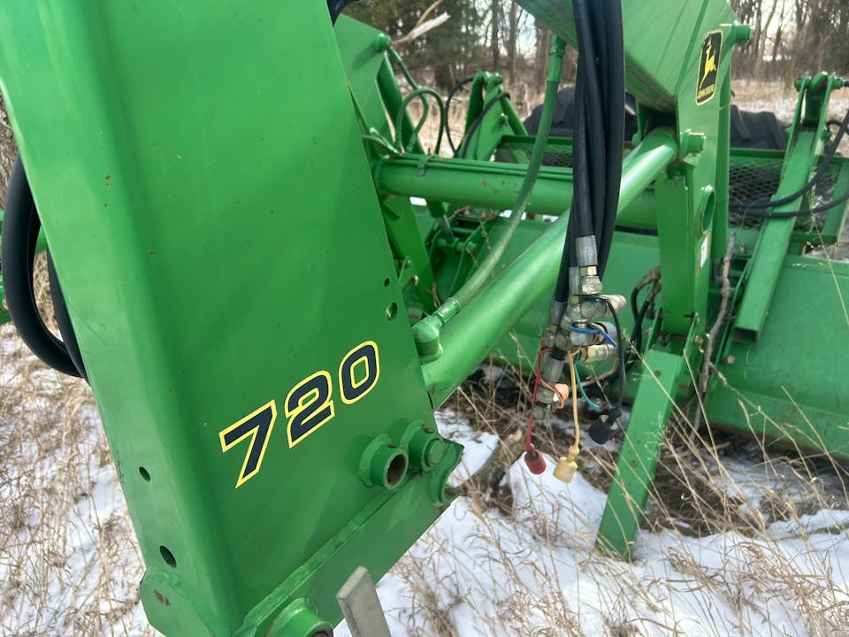 John Deere 720