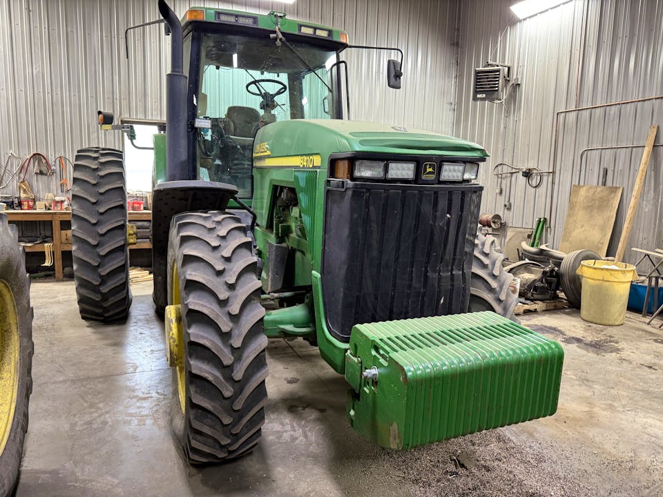 John Deere 8410