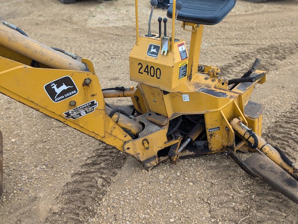 John Deere 900 BACKHOE