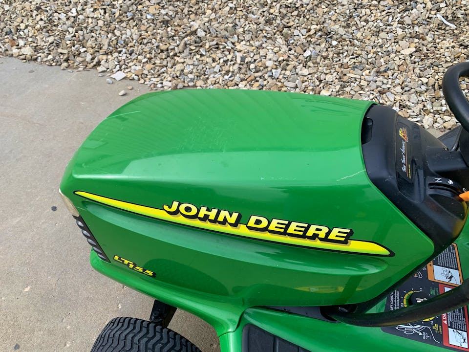 John Deere LT155