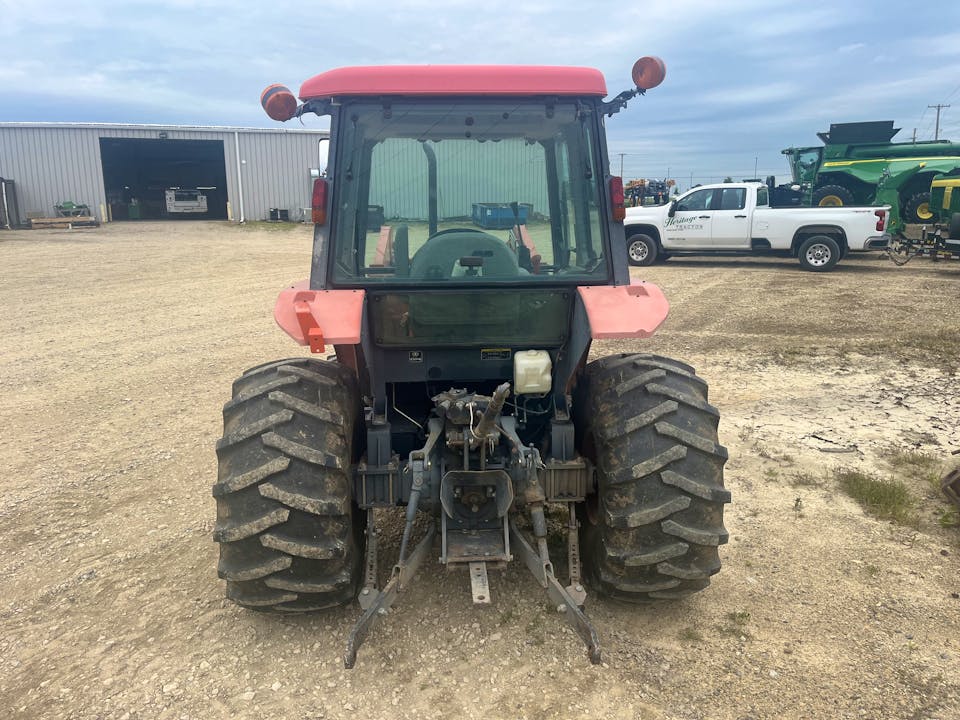 Kubota M5700
