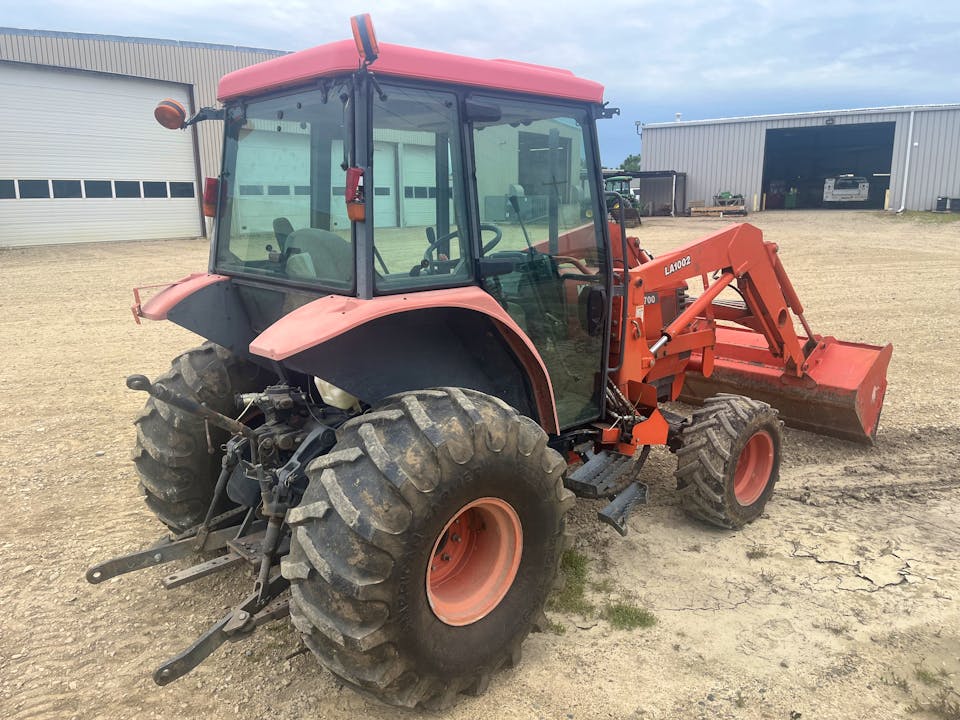 Kubota M5700