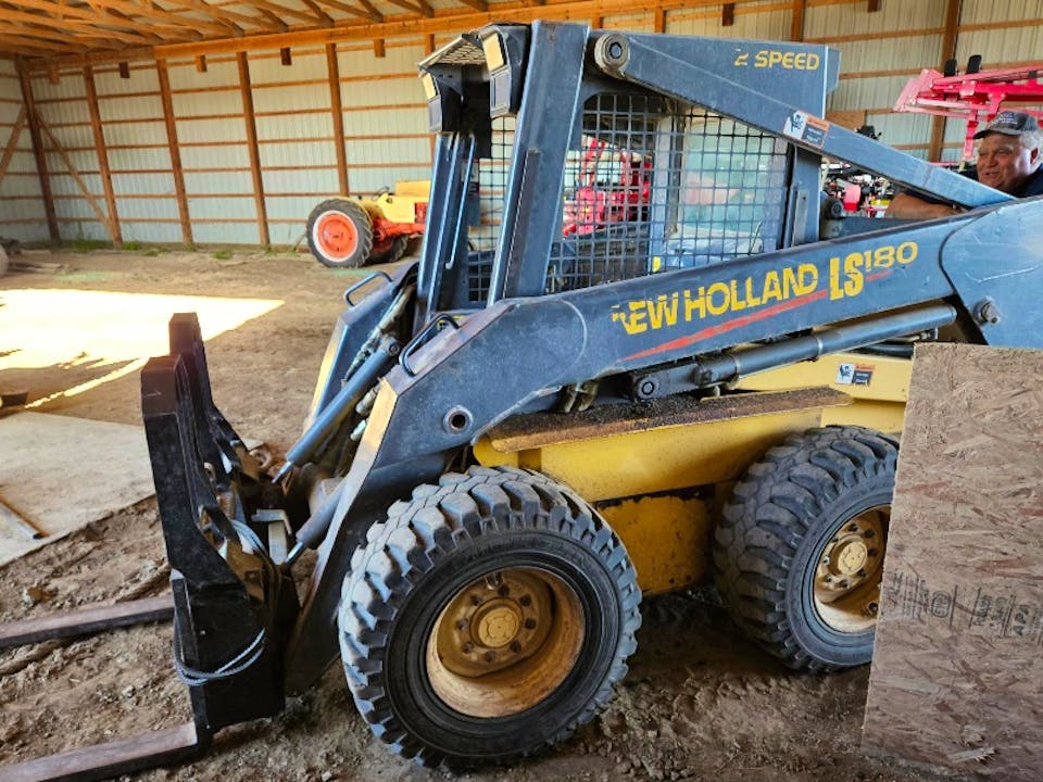 NEW HOLLAND LS180