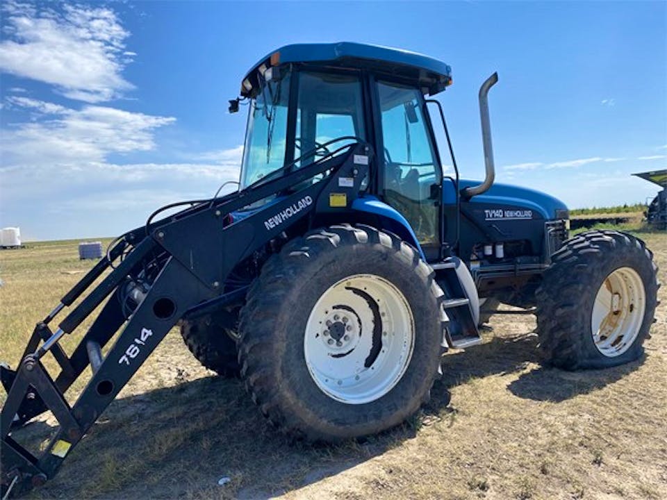 NEW HOLLAND TV140