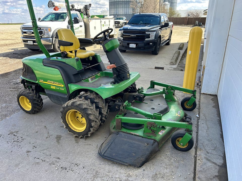John Deere 1445