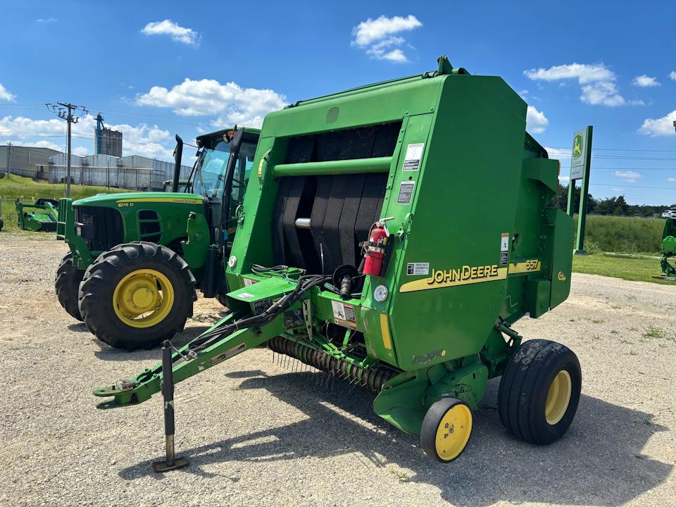 John Deere 557
