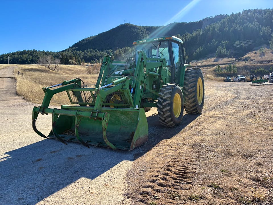 John Deere 6410