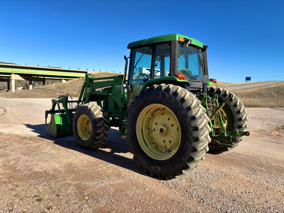 John Deere 6410