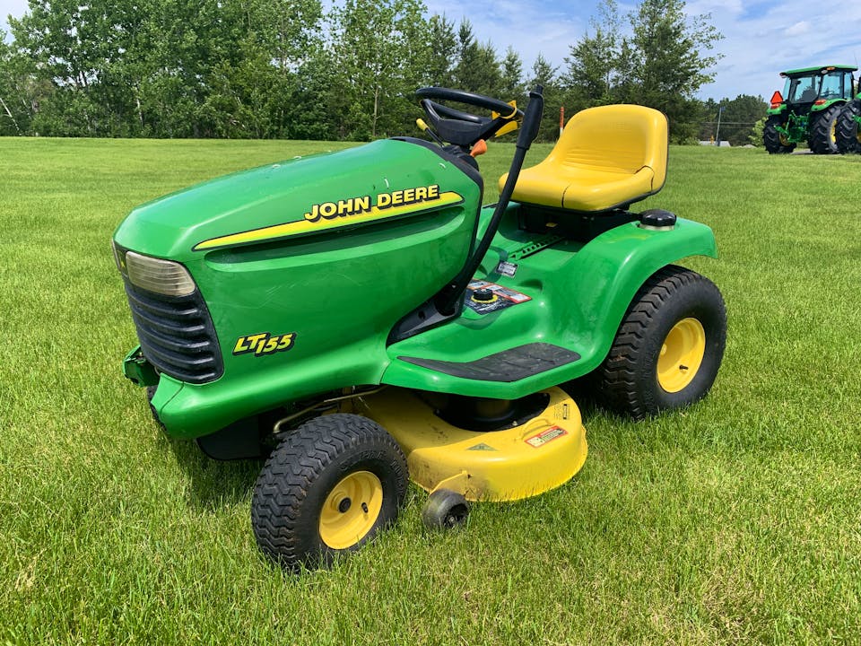 John Deere LT155