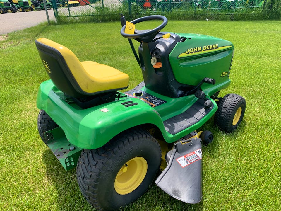 John Deere LT155
