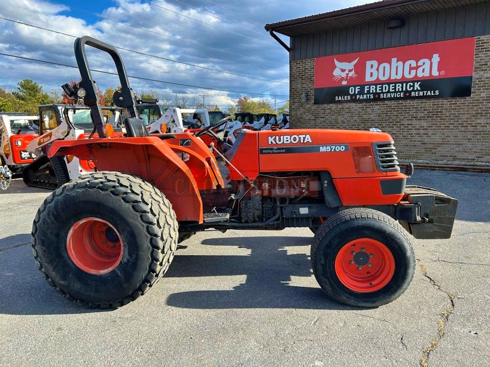 Kubota M5700 Special Utility
