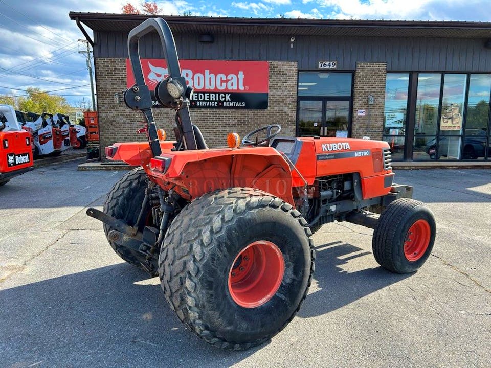 Kubota M5700 Special Utility