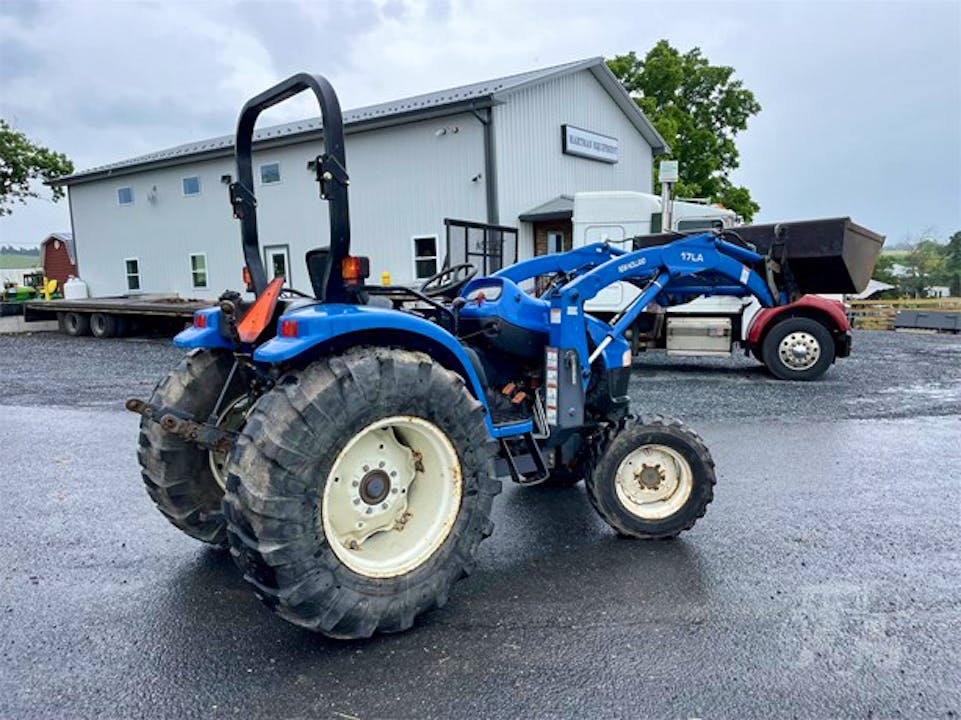 New Holland TC35D