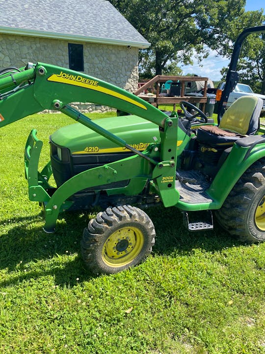 John Deere 4210