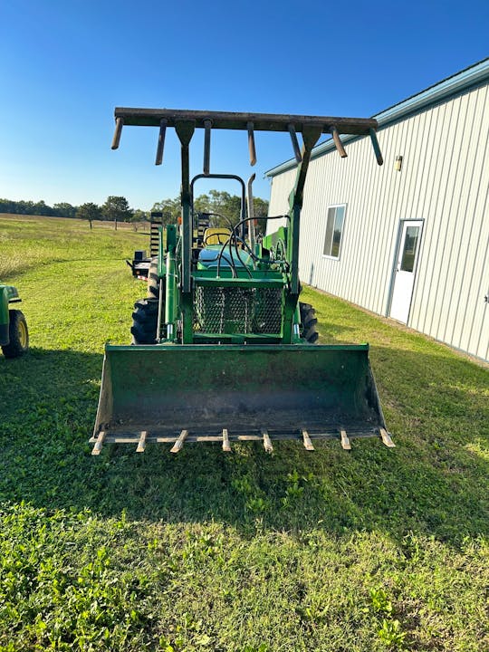 John Deere 5220