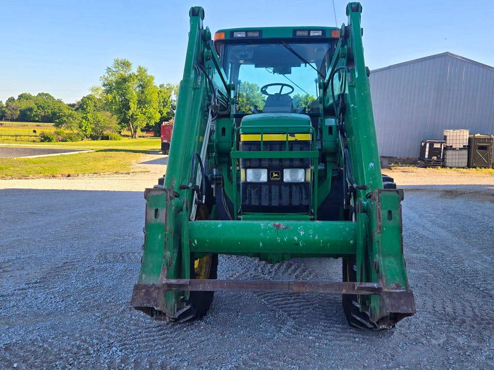 John Deere 7210