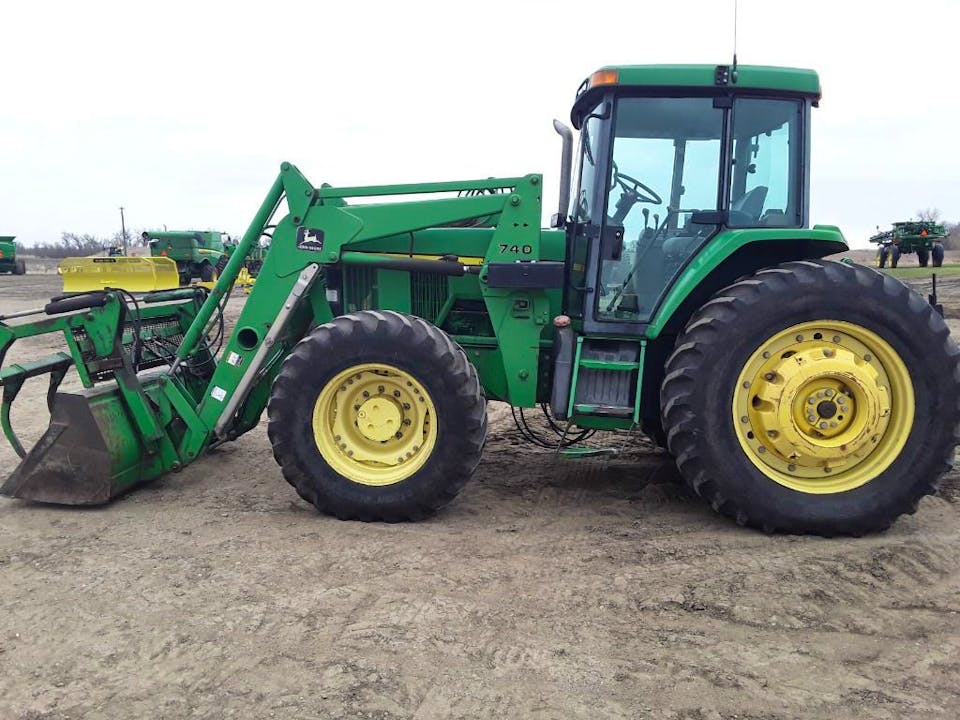 John Deere 7510
