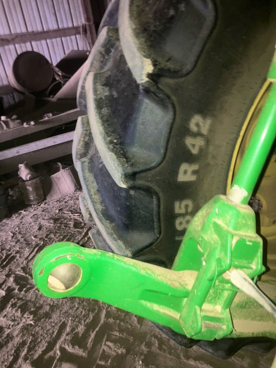 John Deere 8120