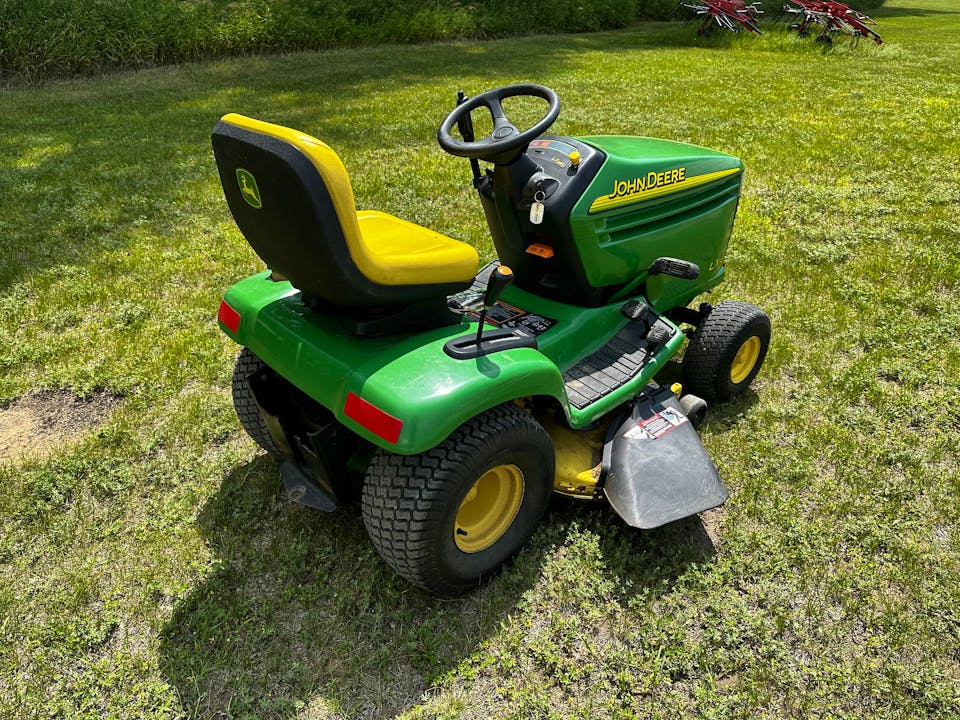 John Deere LX266