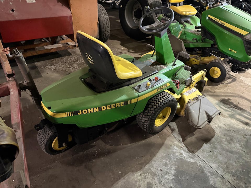 John Deere f525