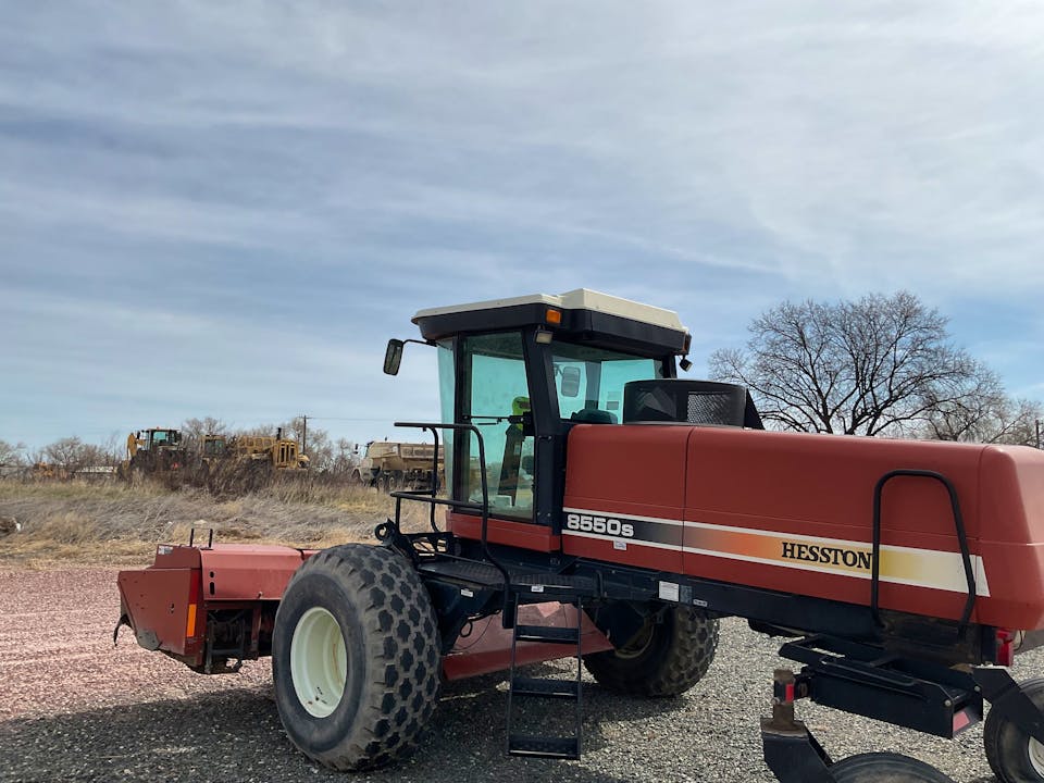 Hesston 8550S