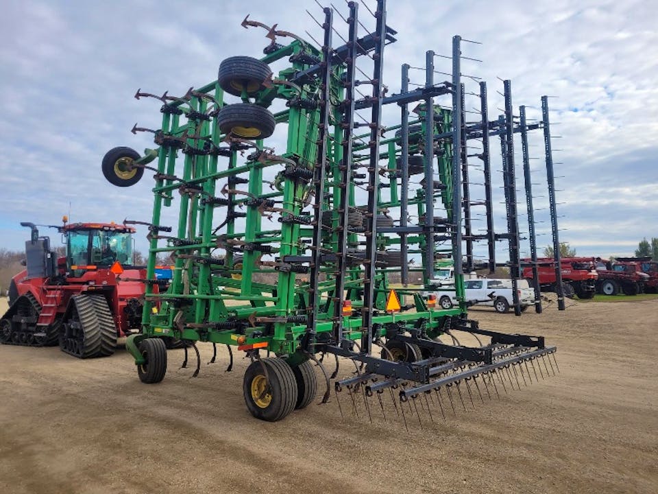 John Deere 2210