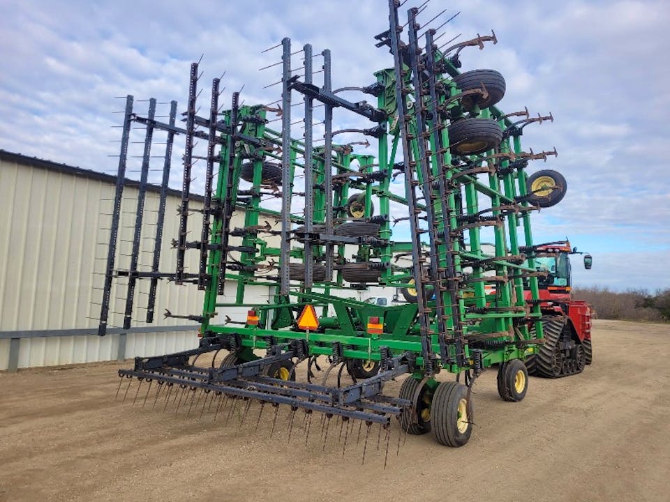 John Deere 2210