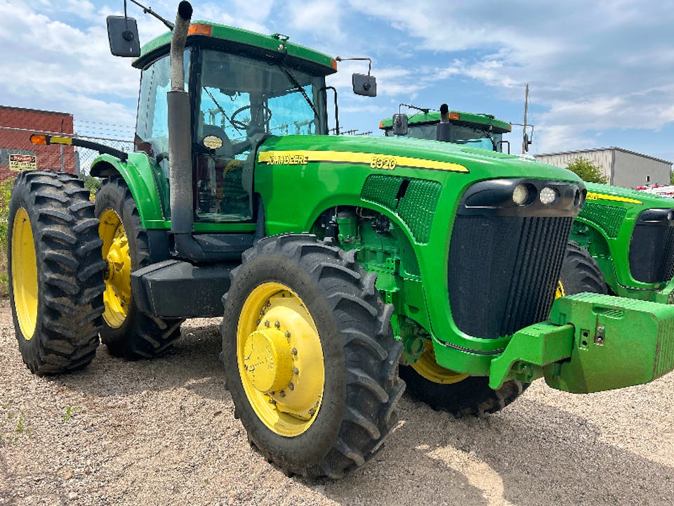 John Deere 8320