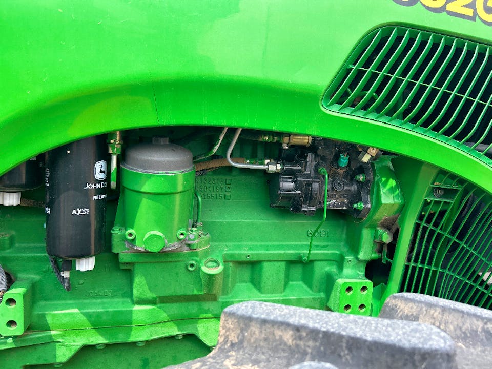 John Deere 8320