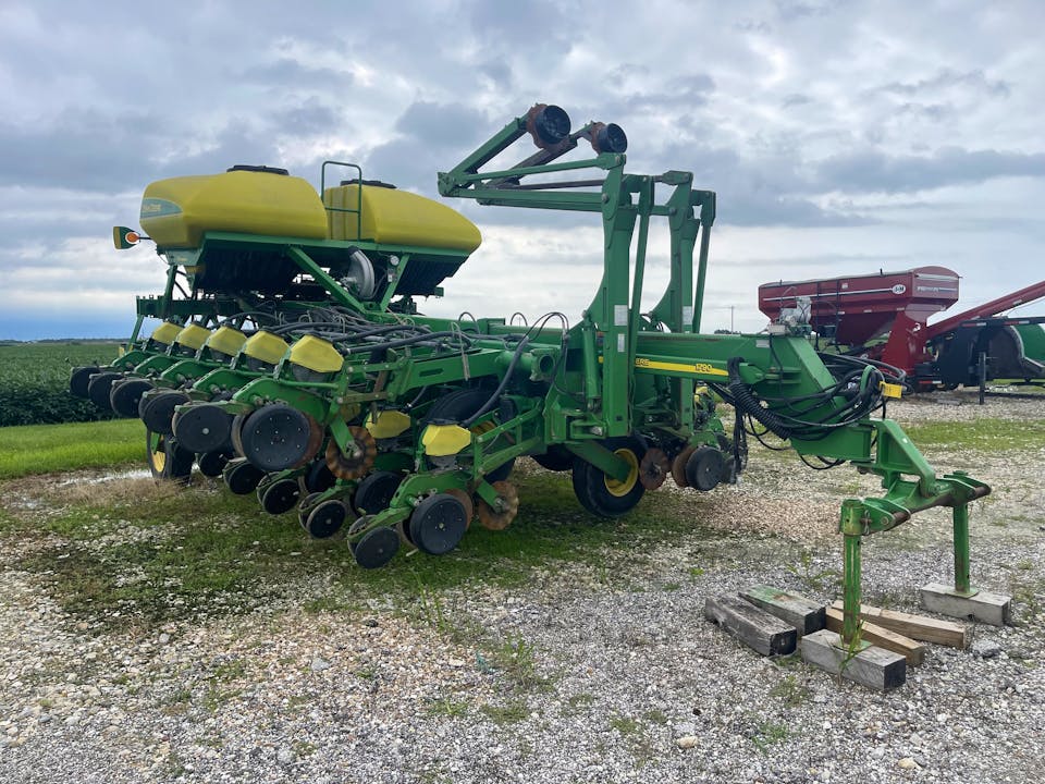 John Deere 1790