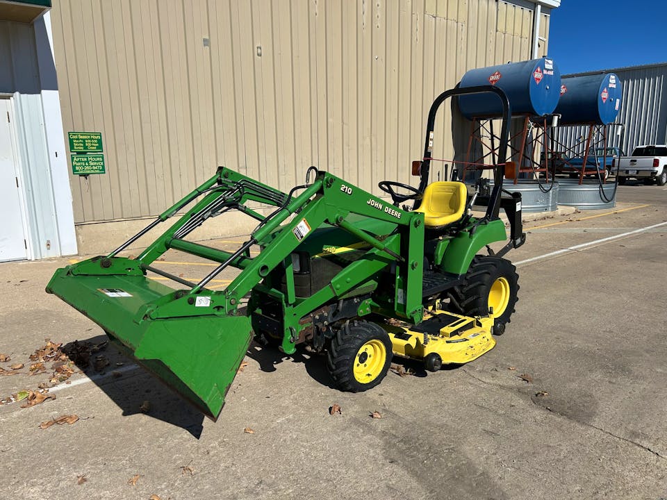 John Deere 2210