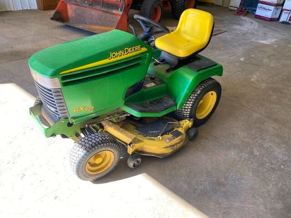 John Deere GT325