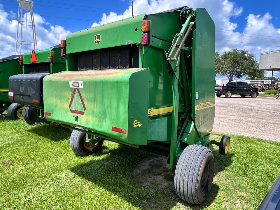 John Deere 567