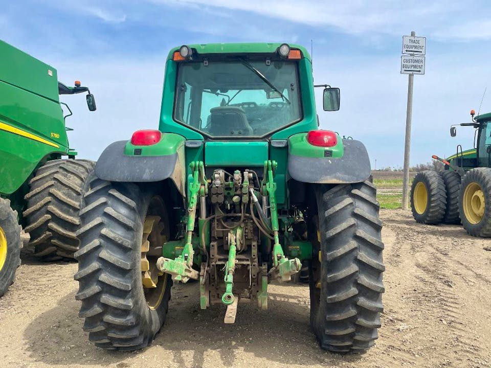 John Deere 7520